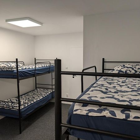 Baraczek Lotnisko Leszno Hostel Leszno  Kültér fotó
