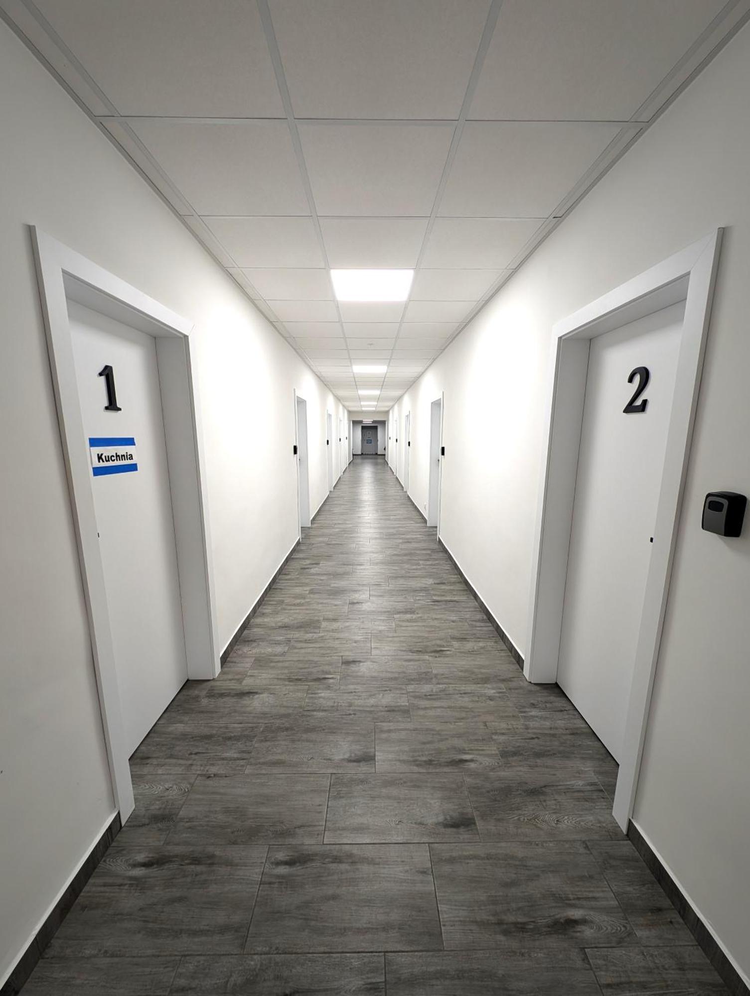 Baraczek Lotnisko Leszno Hostel Leszno  Kültér fotó